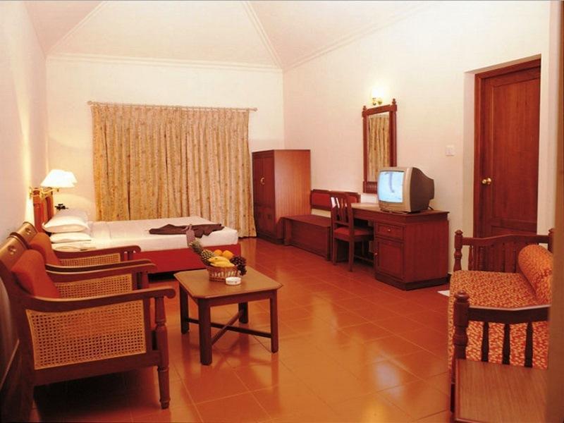 Hotel Silver Crest Thekkady Exterior photo
