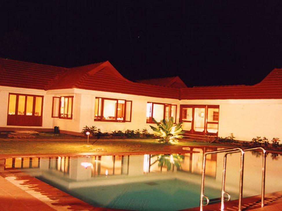 Hotel Silver Crest Thekkady Exterior photo